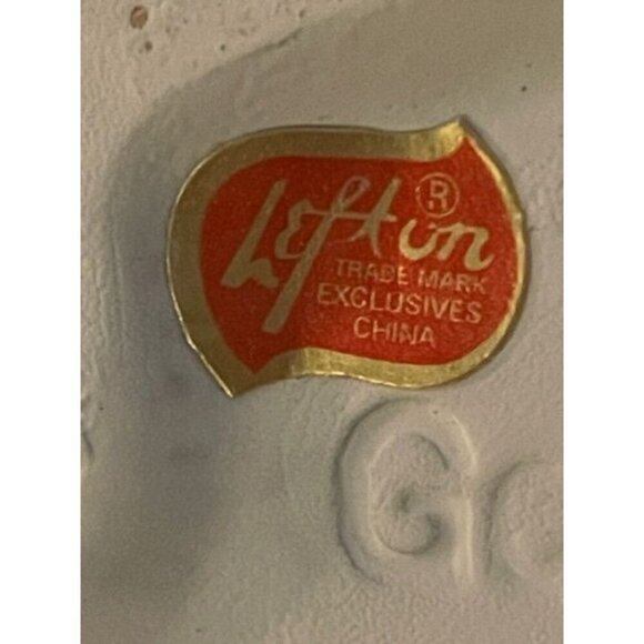 Leflon China Hand-Painted Cape May Point Lighthouse Figurine - Picture 4 of 15